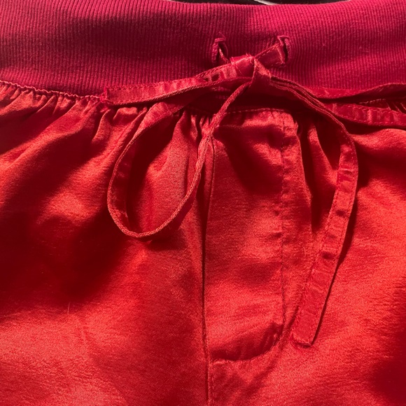 PJ Harlow Red Mikel Satin Sleep Shorts Size Medium - Picture 5 of 5
